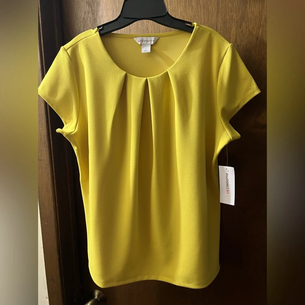 Liz Claiborne Yellow Pleated Cap Sleeve Blouse - Picture 4 of 4